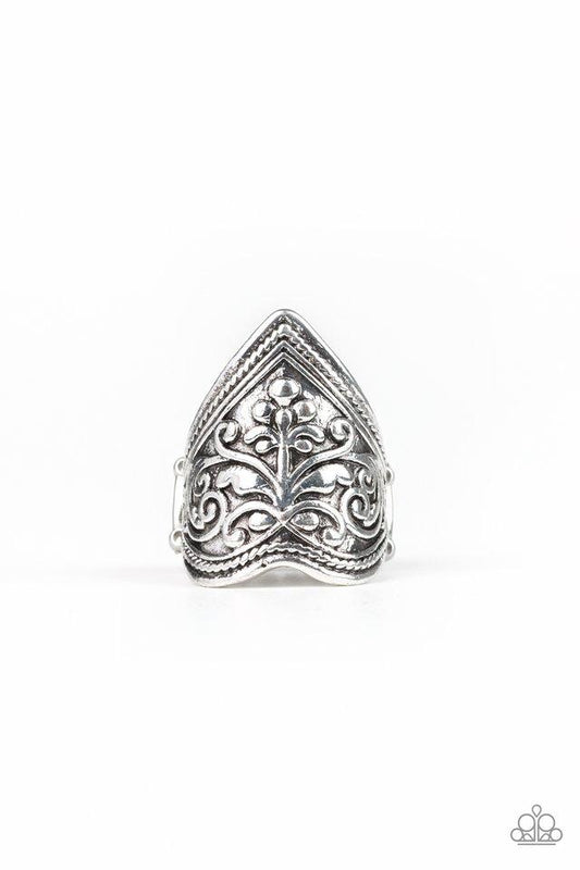 Paparazzi Ring ~ Fall Into VINE - Silver