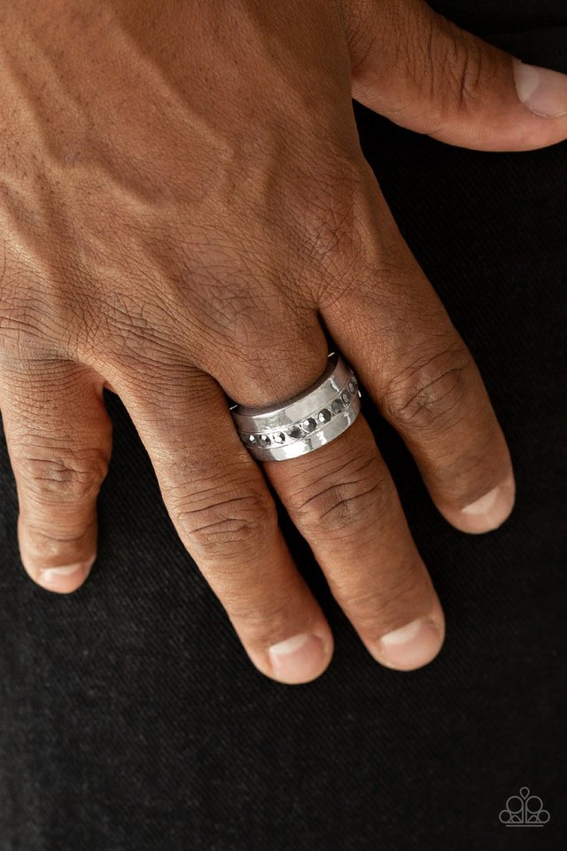 Reigning Champ - Silver - Paparazzi Ring Image
