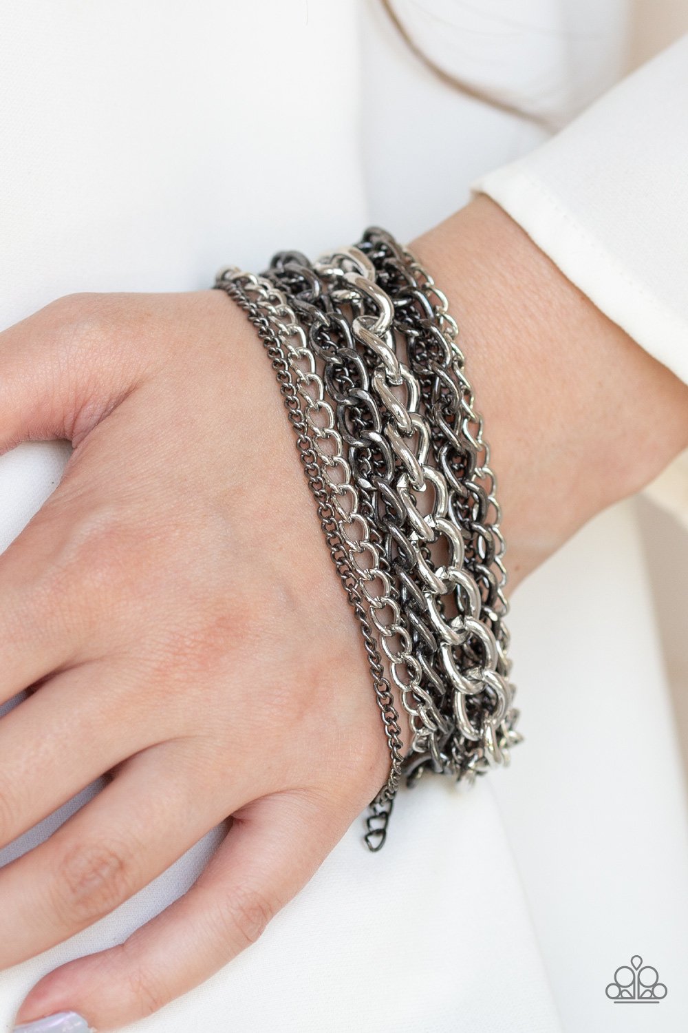 Paparazzi Bracelet ~   Metallic Horizon - Black