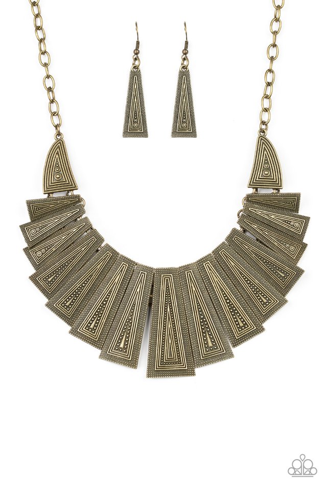 Metro Mane - Brass - Paparazzi Necklace Image