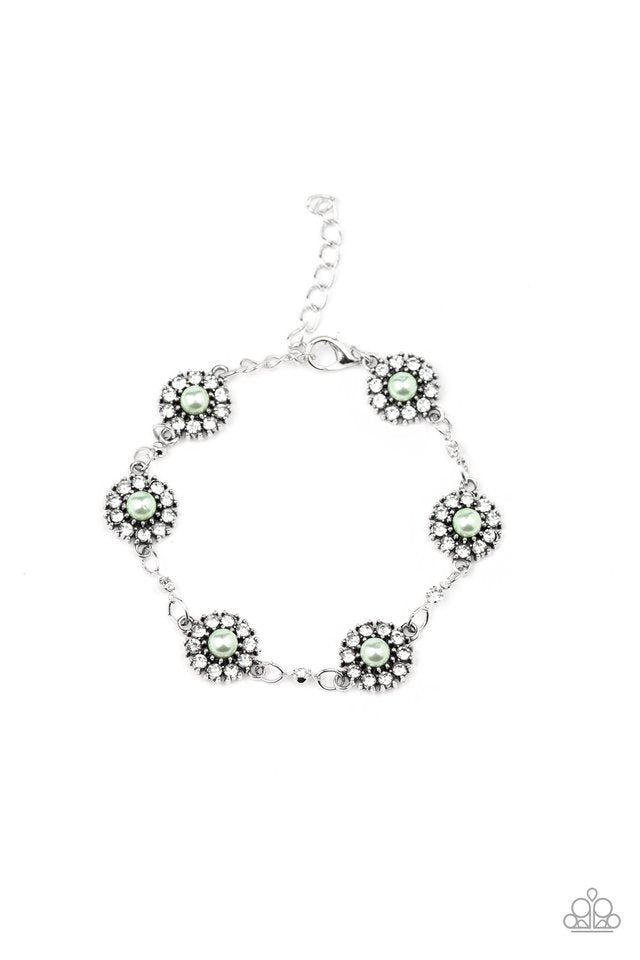 Garden Flower Grandeur - Green - Paparazzi Bracelet Image