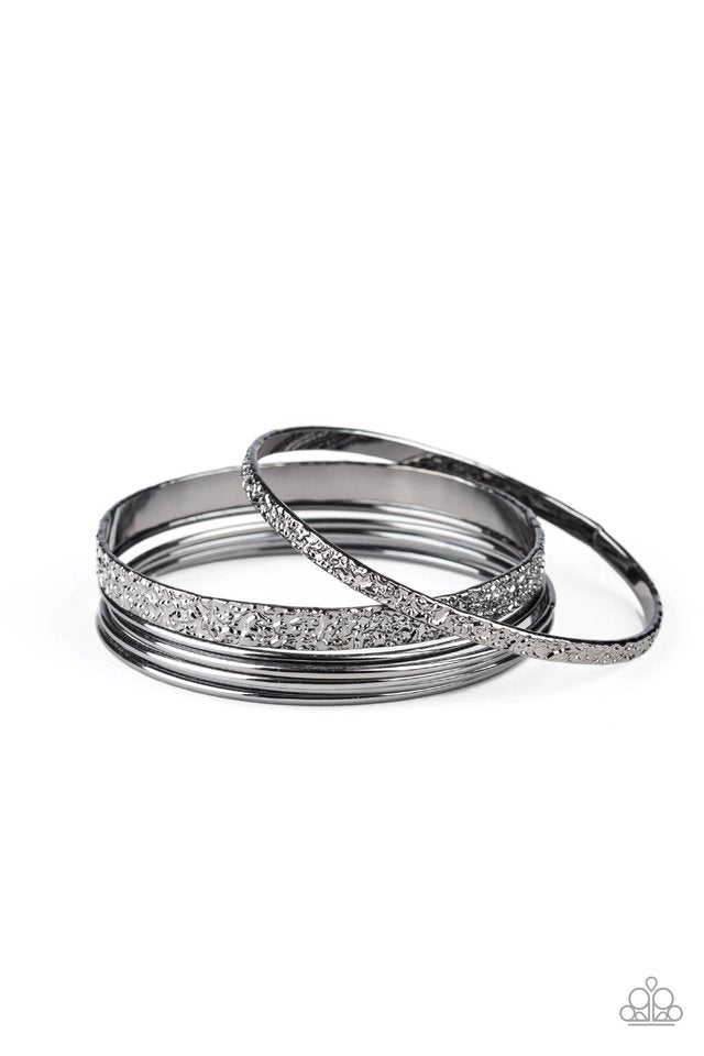 Full Circle - Black - Paparazzi Bracelet Image
