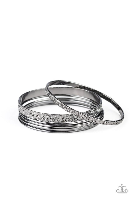 Full Circle - Black - Paparazzi Bracelet Image