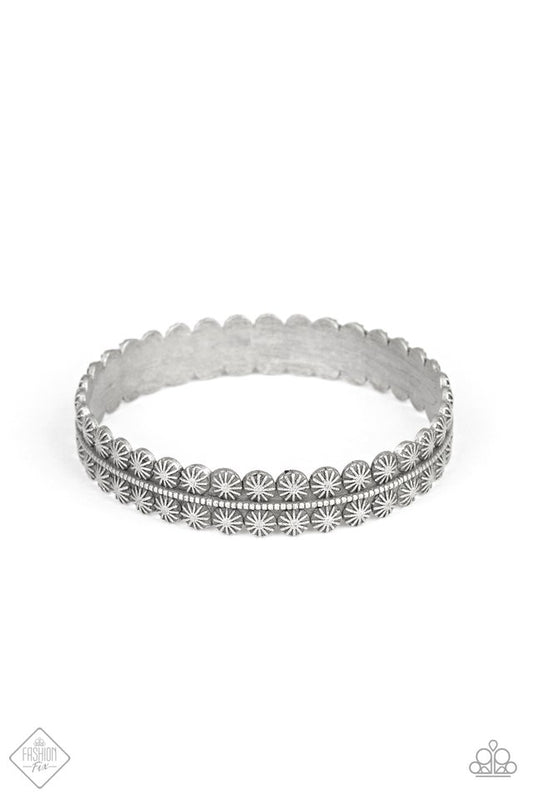 Rustic Relic - Paparazzi Bracelet Image