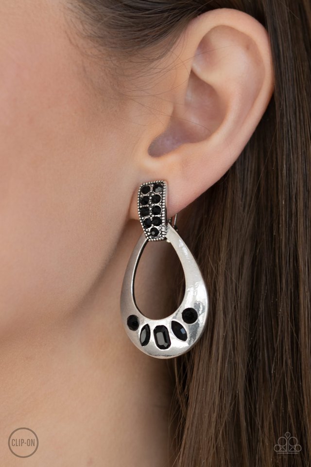 Broker Babe - Black - Paparazzi Earring Image