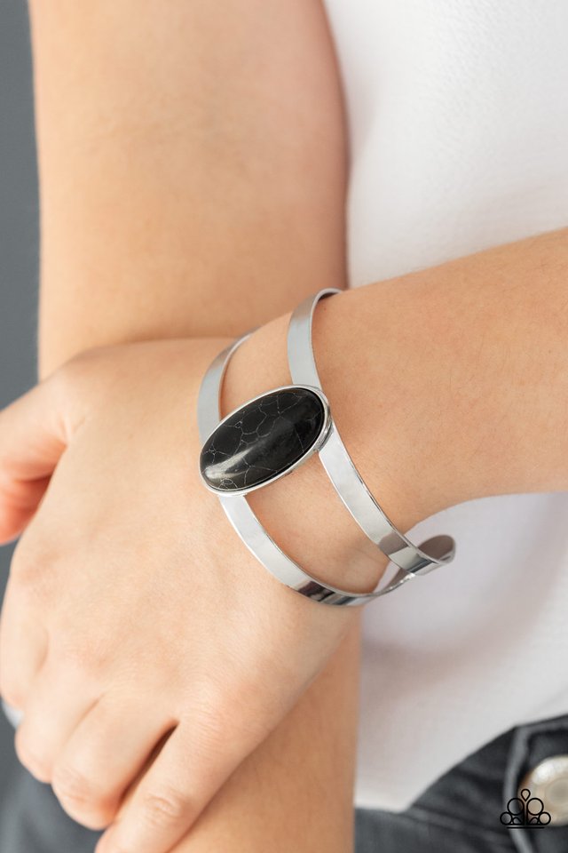 Quarry Queen - Black - Paparazzi Bracelet Image