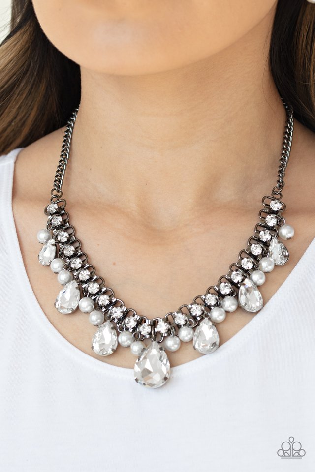 Knockout Queen - Black - Paparazzi Necklace Image