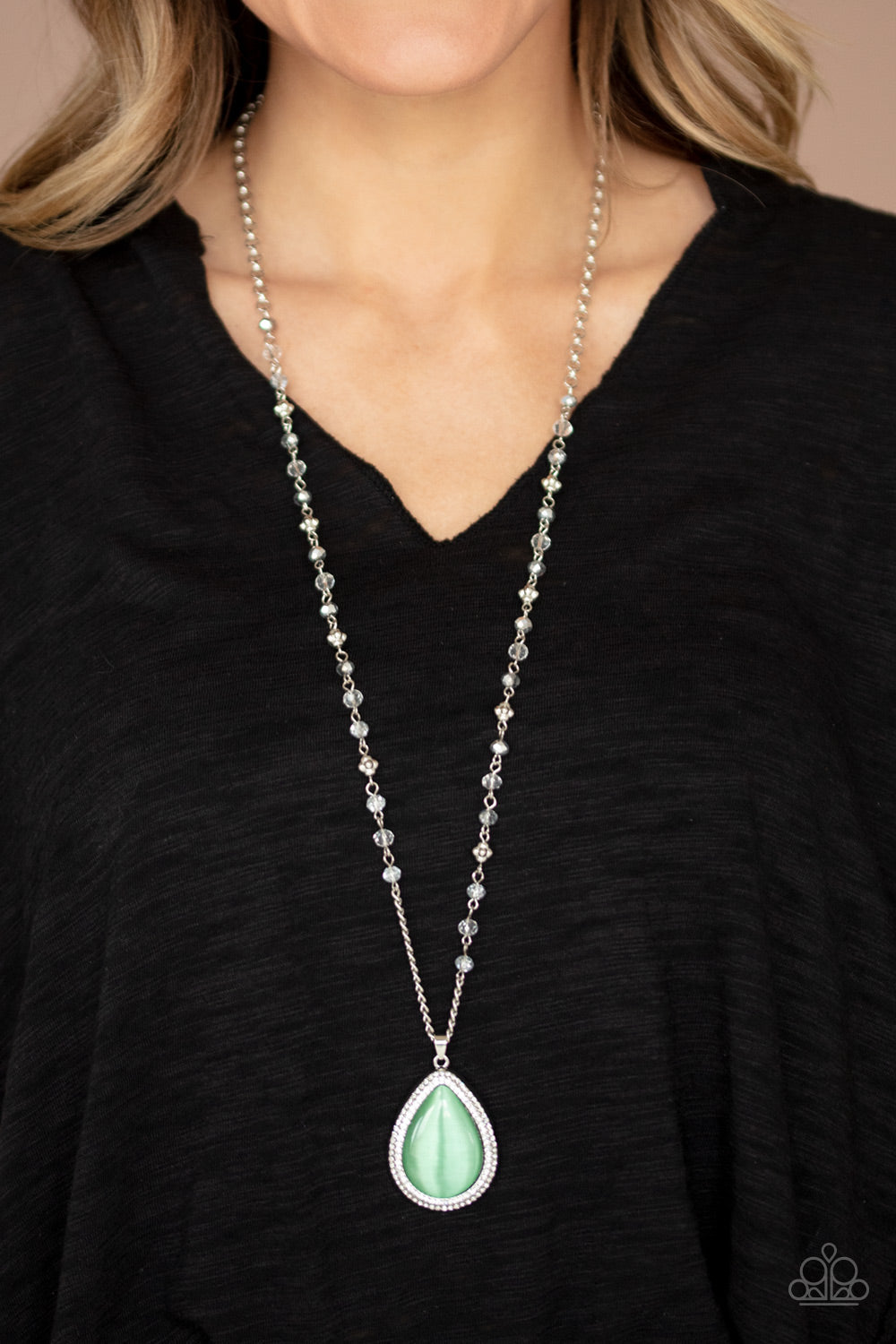 Paparazzi Necklace ~ Fashion Flaunt - Green