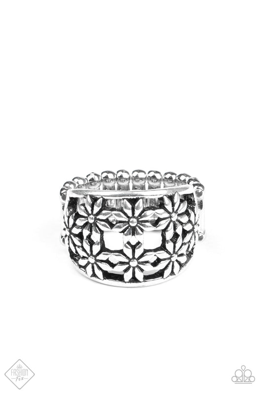 Paparazzi Ring ~ Crazy About Daisies - Silver - Fashion Fix Aug2020