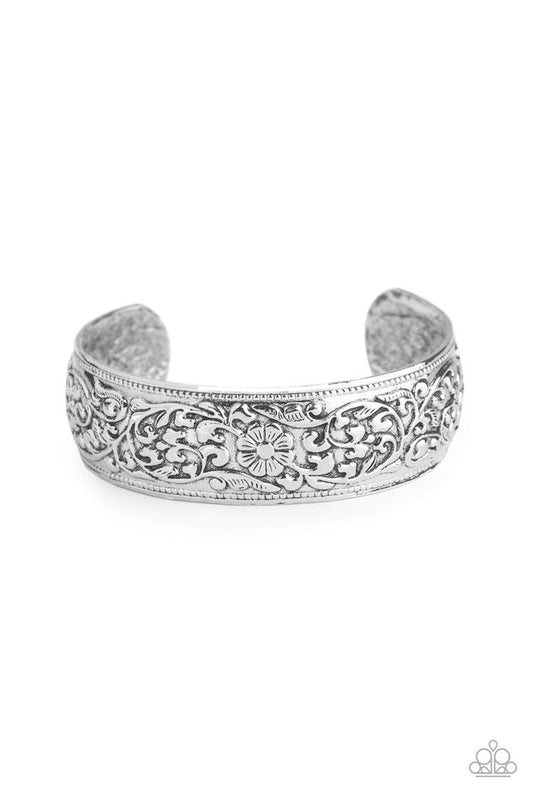 Garden Tropic - Silver - Paparazzi Bracelet Image