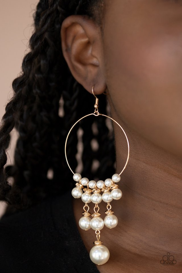 Working The Room - Gold - Paparazzi Earring Image
