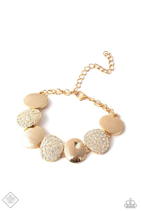 Tough LUXE - Gold - Paparazzi Bracelet Image