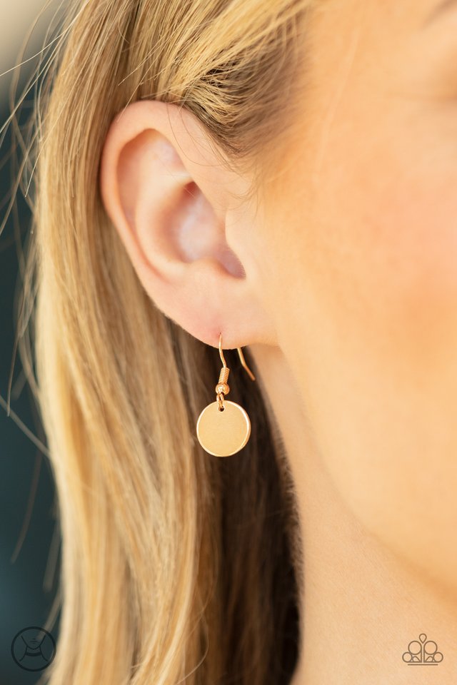 Modestly Minimalist - Gold - Paparazzi Necklace Image