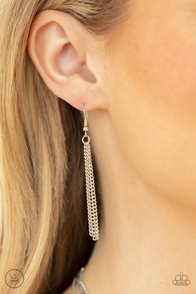 Subtly Stunning - Silver - Paparazzi Necklace Image