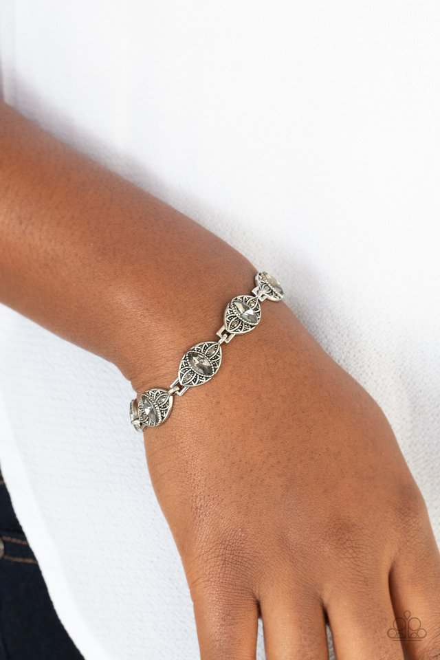 Crown Privilege - Silver - Paparazzi Bracelet Image