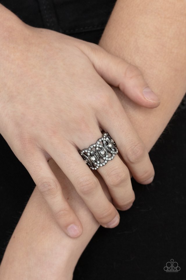 OVAL-Ruled - Black - Paparazzi Ring Image