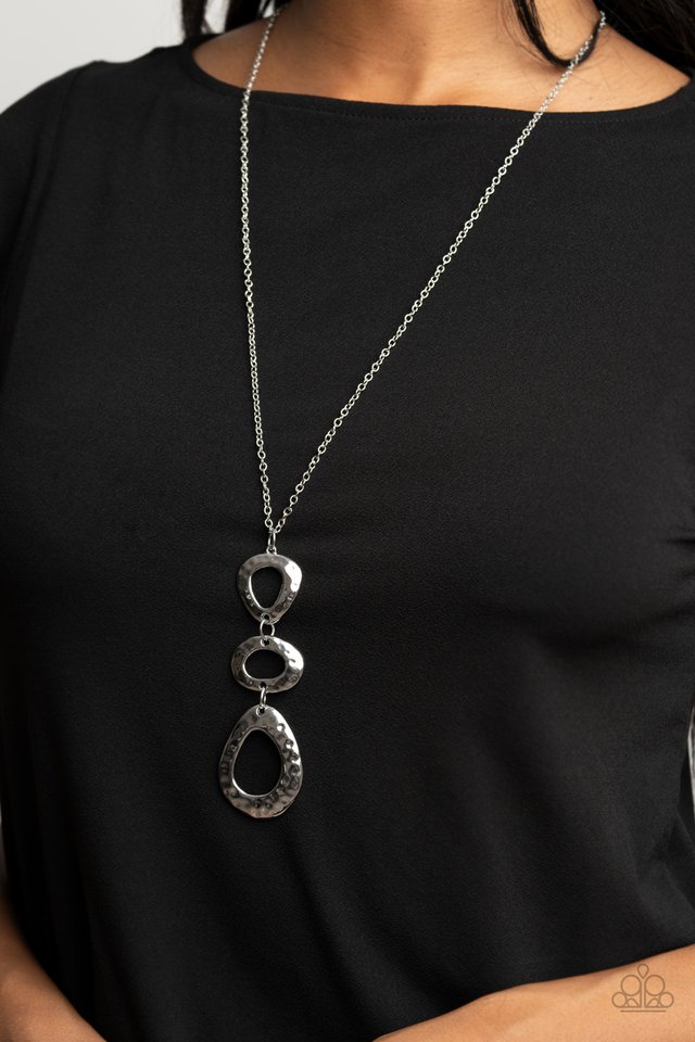 ​Gallery Artisan - Silver - Paparazzi Necklace Image