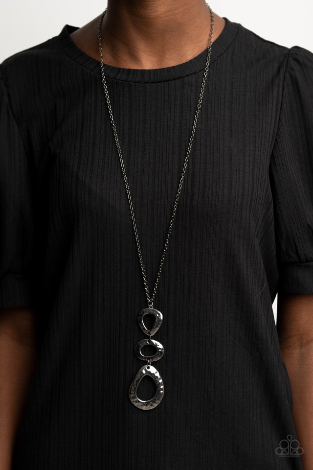 Gallery Artisan - Black - Paparazzi Necklace Image