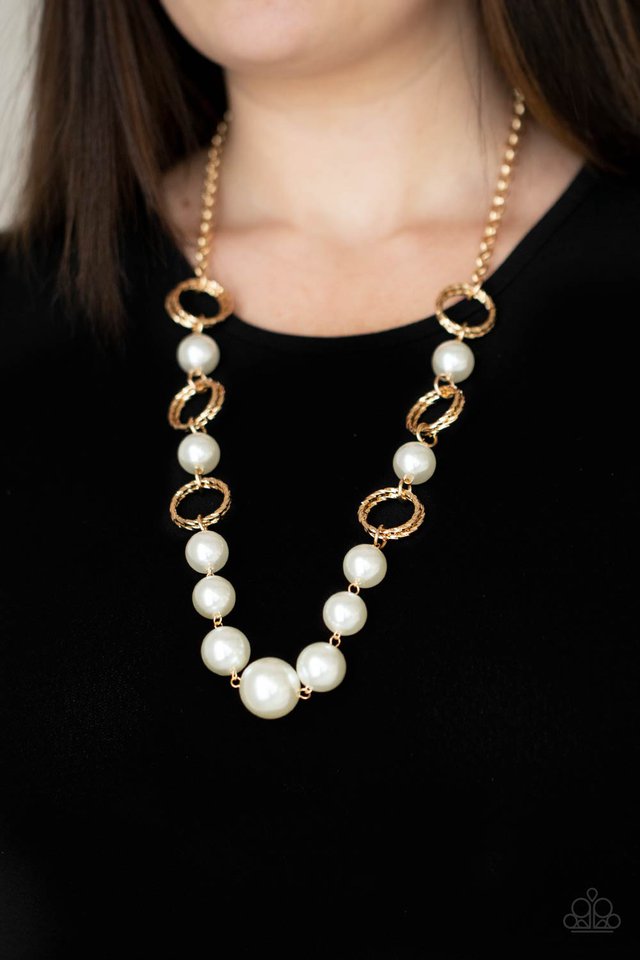 COUNTESS Me In - Gold - Paparazzi Necklace Image