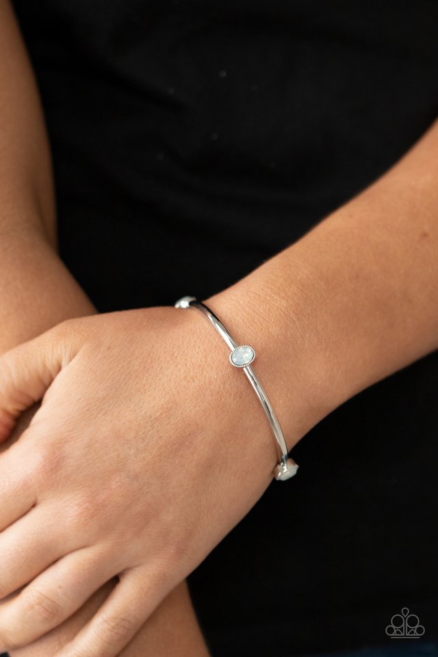 Gleam-Getter - White - Paparazzi Bracelet Image