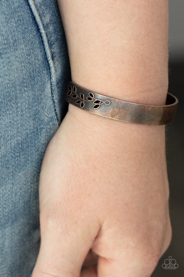 ​Frond Fable - Copper - Paparazzi Bracelet Image