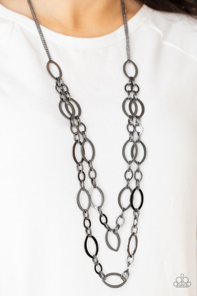 ​The OVAL-achiever - Black - Paparazzi Necklace Image