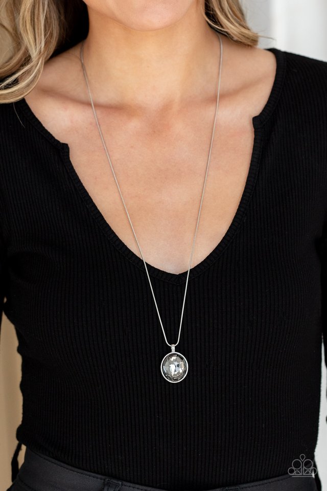 Instant Icon - Silver - Paparazzi Necklace Image