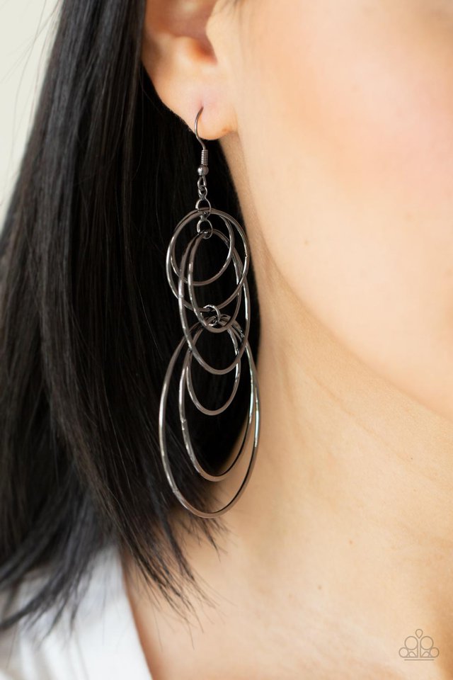 ​I Feel Dizzy - Black - Paparazzi Earring Image