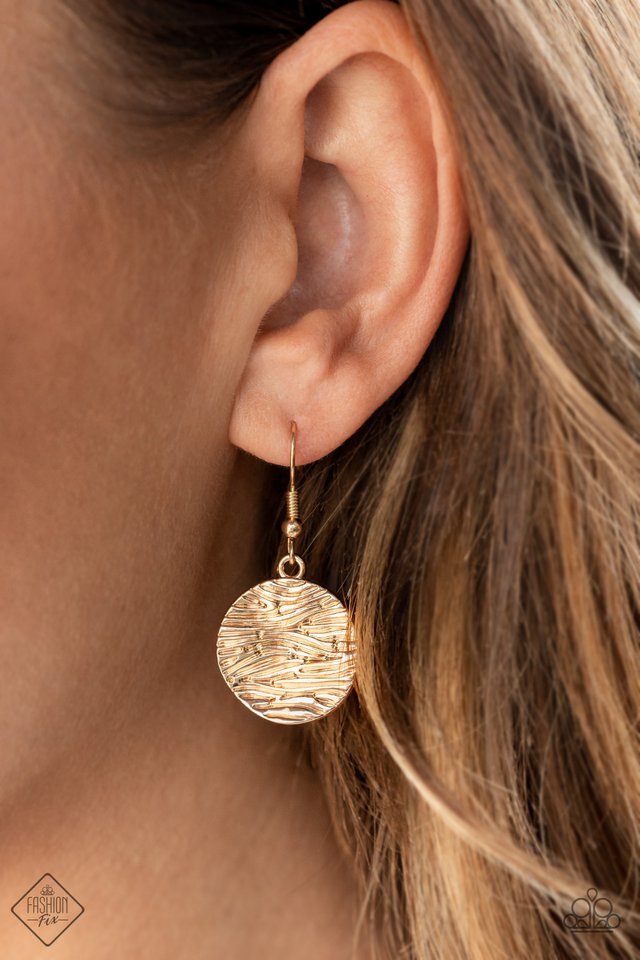 ​Circulating Shimmer - Gold - Paparazzi Necklace Image