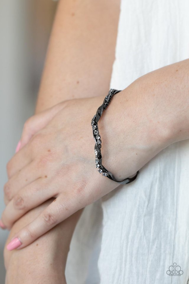 Twisted Twinkle - Black - Paparazzi Bracelet Image