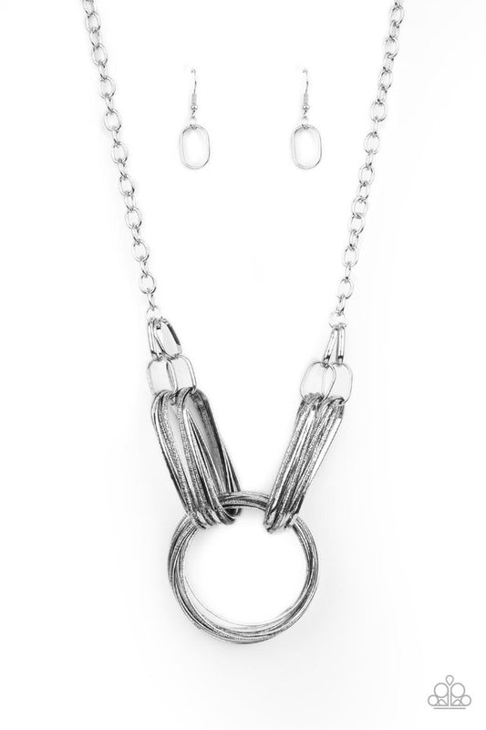 ​Lip Sync Links - Silver - Paparazzi Necklace Image