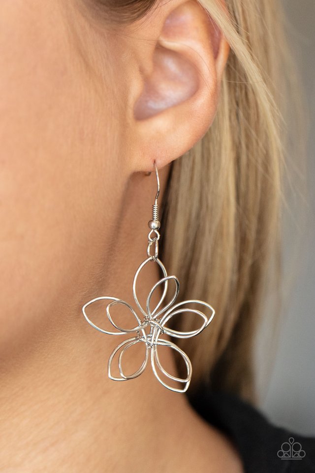 ​Flower Garden Fashionista - Silver - Paparazzi Necklace Image