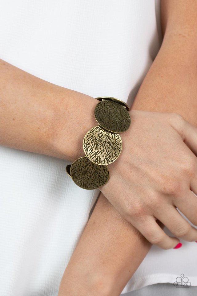 ​Extra Etched - Brass - Paparazzi Bracelet Image