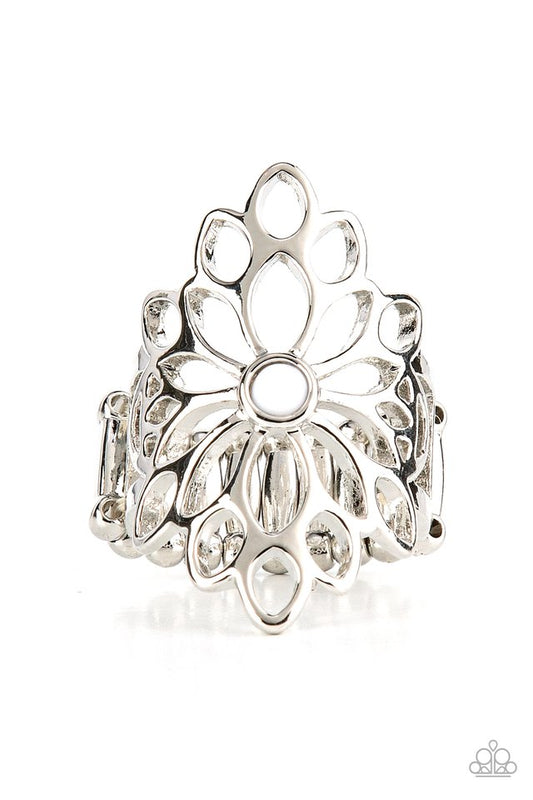 ​Perennial Daydream - White - Paparazzi Ring Image