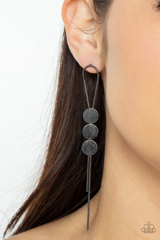 ​Bolo Beam - Black - Paparazzi Earring Image