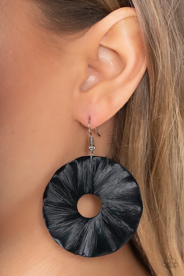 Fan the Breeze - Black - Paparazzi Earring Image