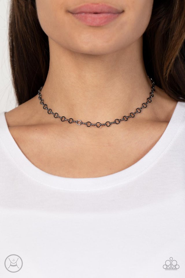 Keepin it Chic - Black - Paparazzi Necklace Image