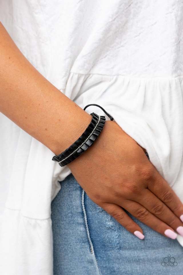 Hard to PLEATS - Black - Paparazzi Bracelet Image