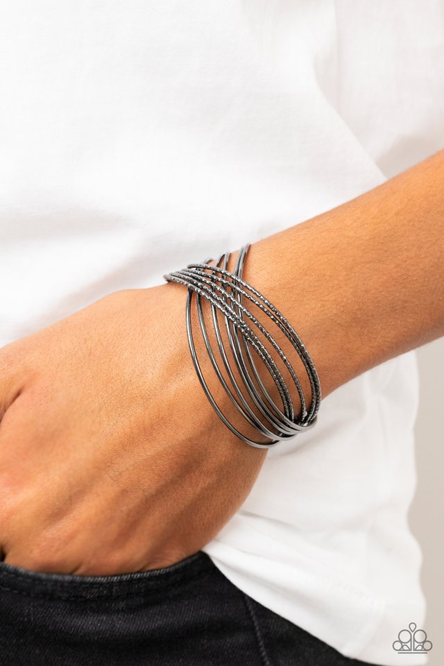 ​Industrialized Shimmer - Black - Paparazzi Bracelet Image