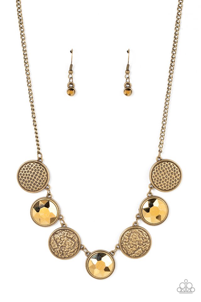 Urban Elite - Brass - Paparazzi Necklace Image