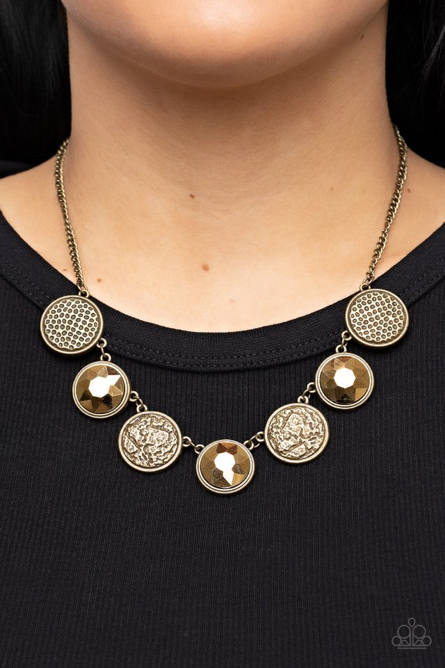 Urban Elite - Brass - Paparazzi Necklace Image