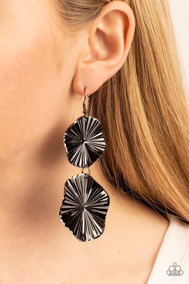In Your Wildest FAN-tasy - Black - Paparazzi Earring Image