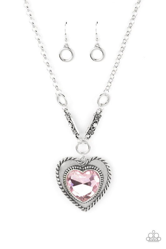 Heart Full of Fabulous - Pink - Paparazzi Necklace Image