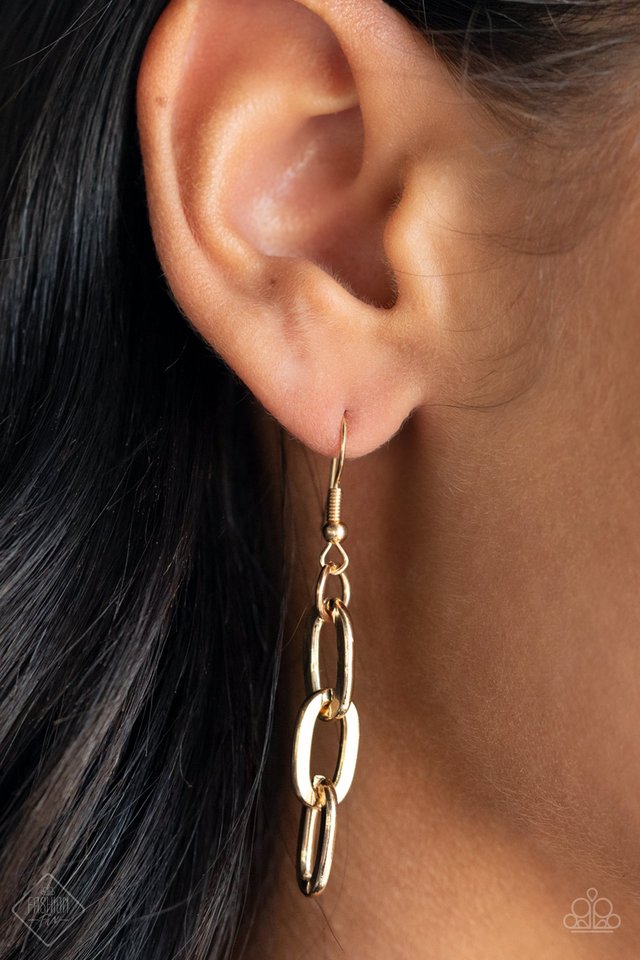 Suburban Yacht Club - Gold - Paparazzi Necklace Image