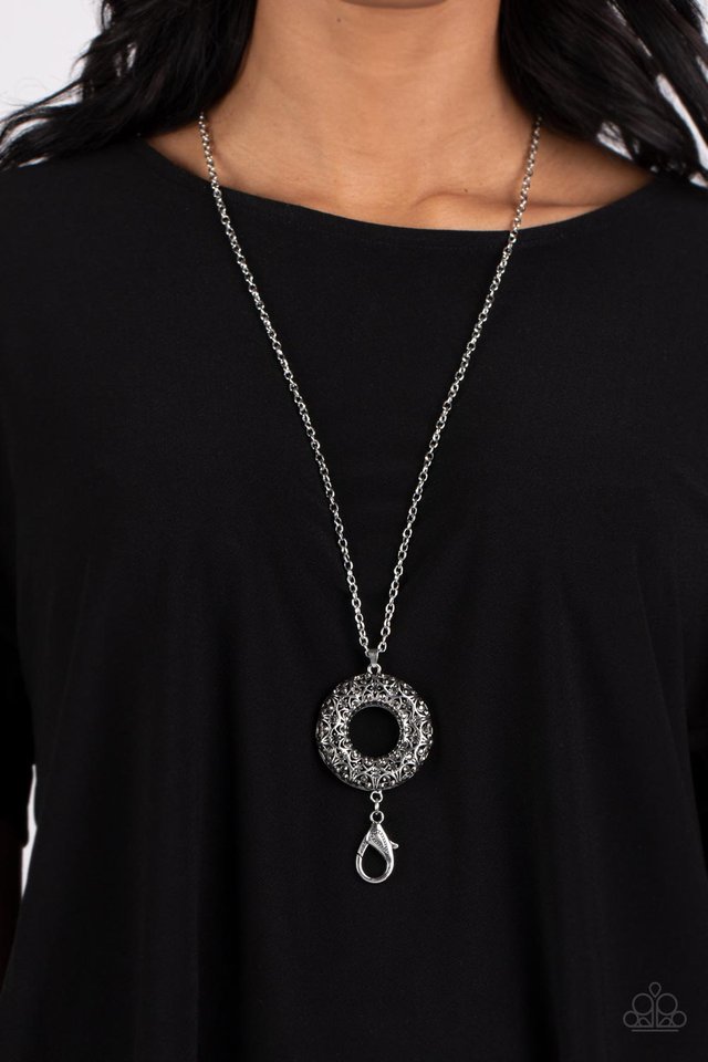 Wintry Wreath - Silver - Paparazzi Necklace Image